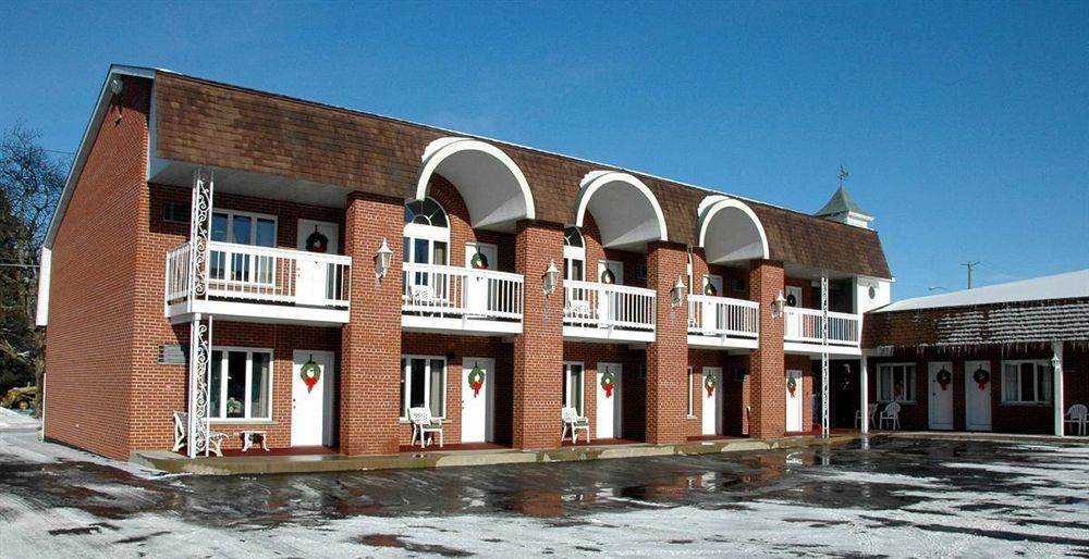 Lockport Inn And Suites Exterior photo